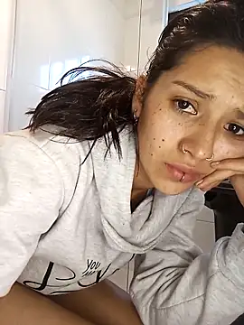 Snapshot of Cleo_Hott chatting on 03-15-25, 12:24 Cleo Hott online show from 03-15-25, 12:24