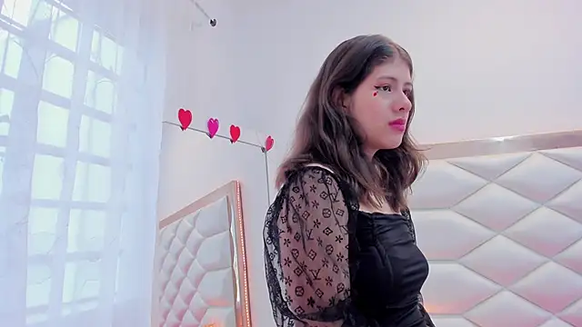 Snapshot of MiaQueen021 chatting on 03-21-25, 01:12 MiaQueen021 online show from 03-21-25, 01:12