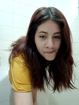 Snapshot of MiaQueen021 chatting on 10-06-25, 05:10 MiaQueen021 online show from 10-06-25, 05:10