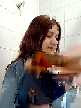 Snapshot of MiaQueen021 chatting on 11-24-25, 08:41 MiaQueen021 online show from 11-24-25, 08:41