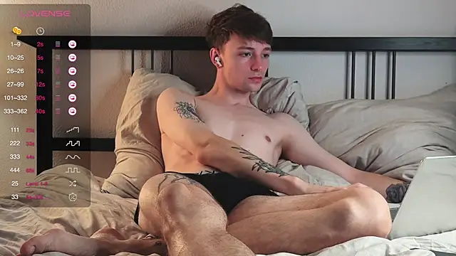 Snapshot of Calvin_Polanski chatting on 10-10-25, 06:23 Calvin Polanski online show from 10-10-25, 06:23