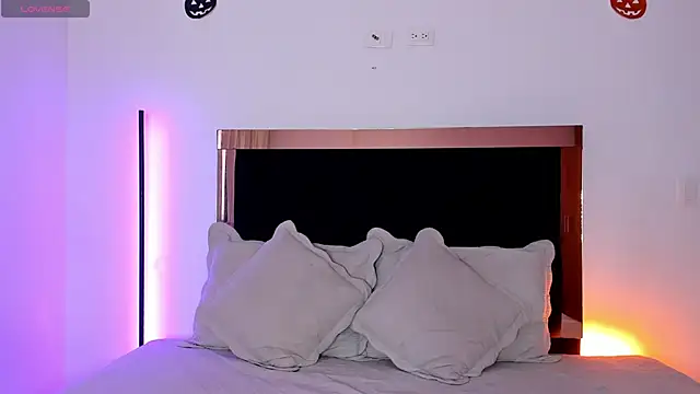 Carorosse online show from 10-24-25, 07:32