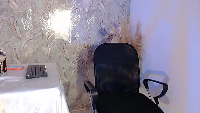 RAICHELLCOOPER1 online show from 01-11-26, 12:32