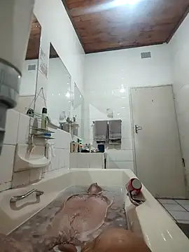 Snapshot of itsmeyes69 chatting on 01-25-25, 06:46 itsmeyes69 online show from 01-25-25, 06:46