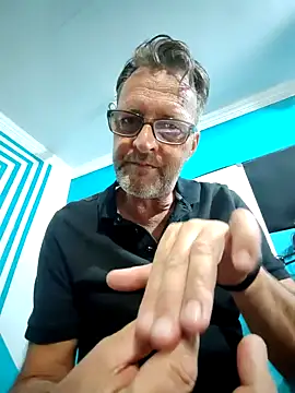 Snapshot of itsmeyes69 chatting on 01-29-25, 05:35 itsmeyes69 online show from 01-29-25, 05:35