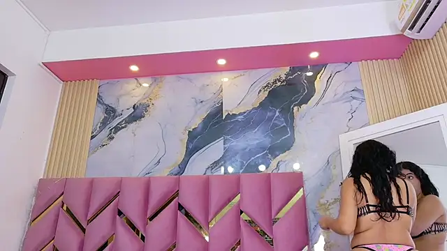 hotiergirl online show from 11-17-25, 12:11