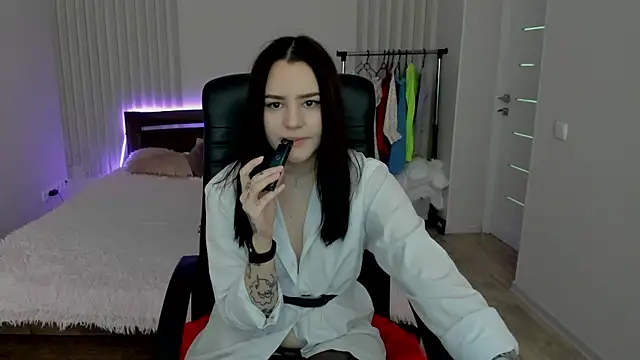 Midnight Musee online show from 01-16-25, 10:21