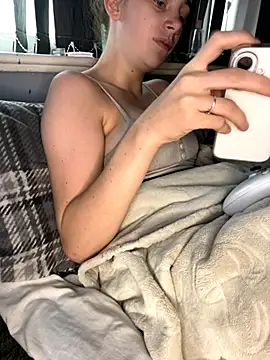 Snapshot of VioletxBlue chatting on 10-13-25, 09:53 VioletxBlue online show from 10-13-25, 09:53