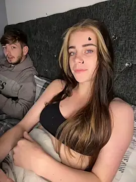 Snapshot of VioletxBlue chatting on 10-15-25, 01:11 VioletxBlue online show from 10-15-25, 01:11