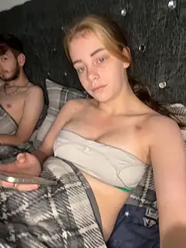 Snapshot of VioletxBlue chatting on 10-23-25, 11:53 VioletxBlue online show from 10-23-25, 11:53