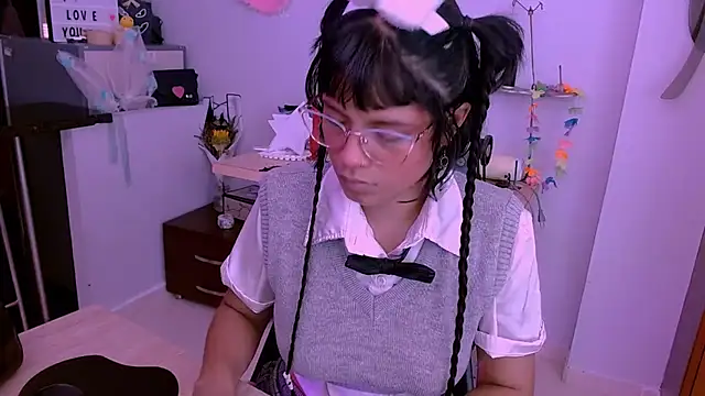 Mattilda 18 online show from 10-17-25, 08:44