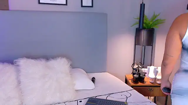 AlynAllen online show from 11-10-25, 07:24