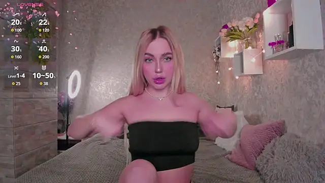 Mika Rayy online show from 11-15-25, 10:37