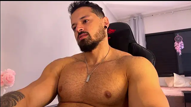 Snapshot of Lucasfit24 chatting on 11-16-25, 03:28 Lucasfit24 online show from 11-16-25, 03:28