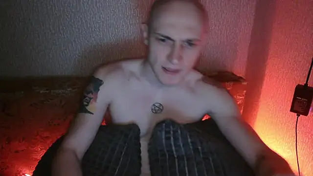 Snapshot of johnny_positive chatting on 03-05-25, 05:29 johnny positive online show from 03-05-25, 05:29