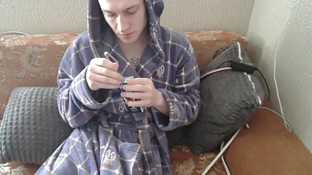 Snapshot of johnny_positive chatting on 03-07-25, 05:18 johnny positive online show from 03-07-25, 05:18