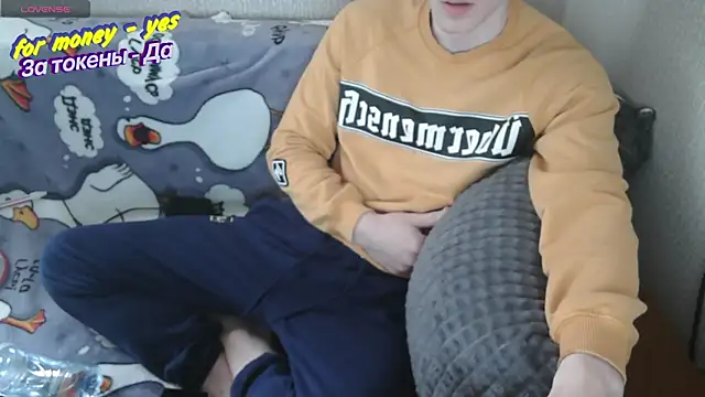 Snapshot of johnny_positive chatting on 03-22-25, 05:06 johnny positive online show from 03-22-25, 05:06