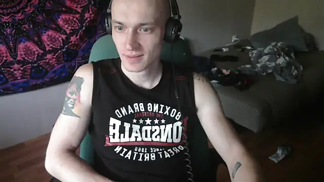 Snapshot of johnny_positive chatting on 09-20-25, 04:57 johnny positive online show from 09-20-25, 04:57