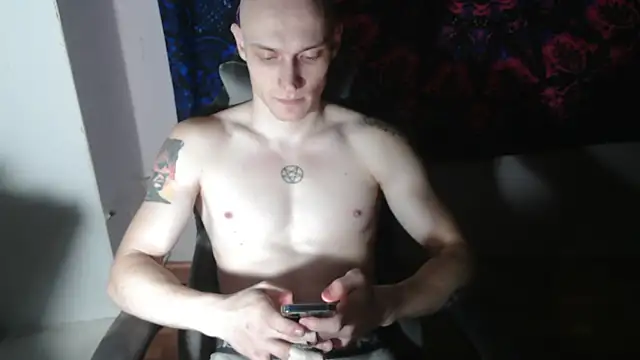 Snapshot of johnny_positive chatting on 10-14-25, 03:57 johnny positive online show from 10-14-25, 03:57