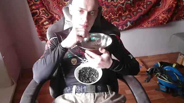 Snapshot of johnny_positive chatting on 10-19-25, 11:00 johnny positive online show from 10-19-25, 11:00