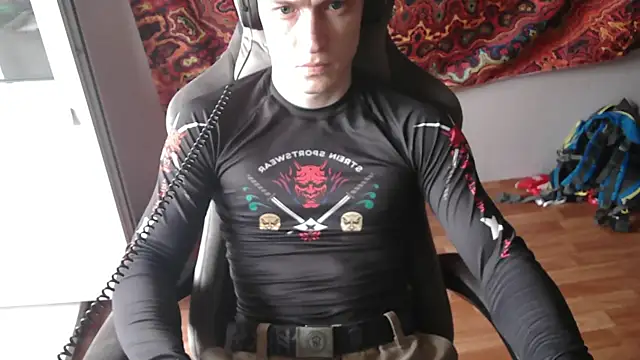 Snapshot of johnny_positive chatting on 11-01-25, 09:22 johnny positive online show from 11-01-25, 09:22