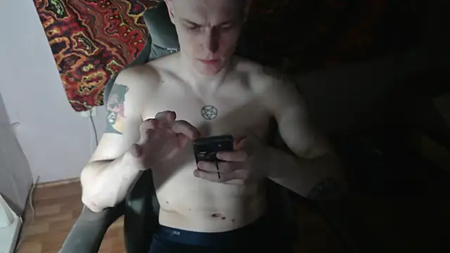 Snapshot of johnny_positive chatting on 11-05-25, 04:07 johnny positive online show from 11-05-25, 04:07