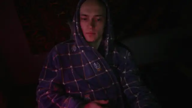 Snapshot of johnny_positive chatting on 11-07-25, 05:07 johnny positive online show from 11-07-25, 05:07