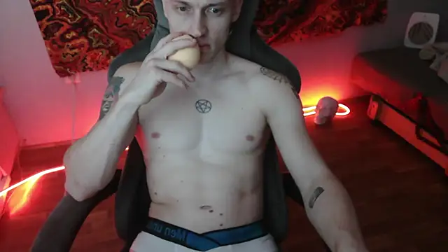 Snapshot of johnny_positive chatting on 11-12-25, 03:45 johnny positive online show from 11-12-25, 03:45