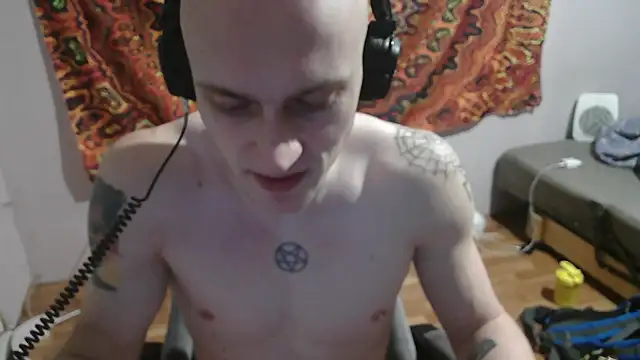 Snapshot of johnny_positive chatting on 11-18-25, 04:11 johnny positive online show from 11-18-25, 04:11