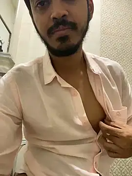 cute modell online show from 01-13-25, 04:51