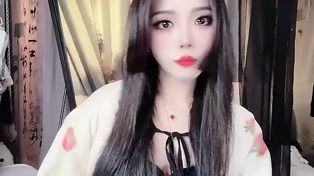 Snapshot of ying-love520 chatting on 11-05-25, 11:43 ying-love520 online show from 11-05-25, 11:43