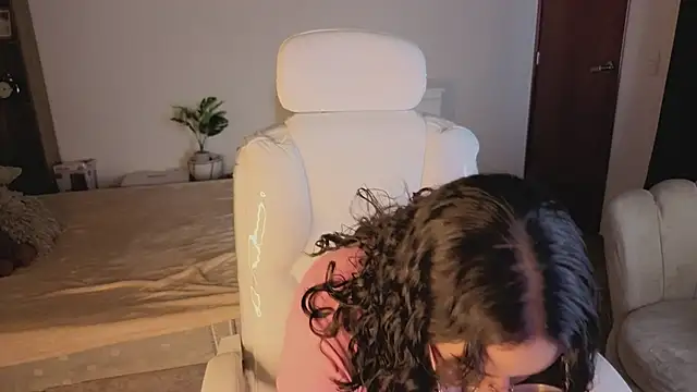 Renaxi Smith online show from 12-13-25, 07:53