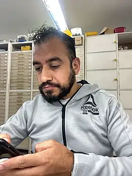 leonardohot1987 online show from 04-07-26, 05:46