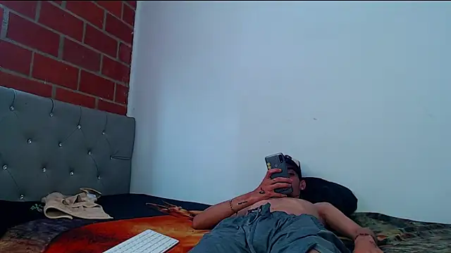 Alejandro bigdick x online show from 02-14-25, 01:40