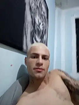 Snapshot of dany_hardy chatting on 10-10-25, 01:26 dany hardy online show from 10-10-25, 01:26