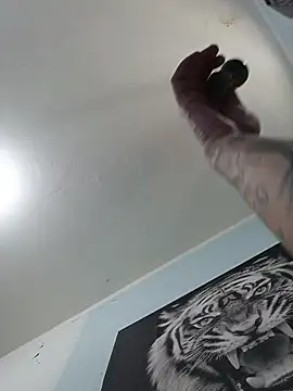 Snapshot of dany_hardy chatting on 11-16-25, 07:30 dany hardy online show from 11-16-25, 07:30