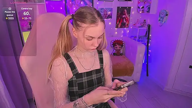 Molly Pink  online show from 01-16-25, 05:44