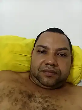 Snapshot of Marcio2235 chatting on 12-18-25, 06:52 Marcio2235 online show from 12-18-25, 06:52