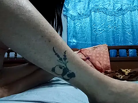 Snapshot of Zuzell_Sweet chatting on 02-09-25, 04:57 Zuzell Sweet online show from 02-09-25, 04:57