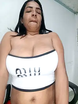 CarolinePolsen online show from 02-25-25, 08:09