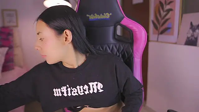 Snapshot of Hade_collinss chatting on 11-12-25, 06:41 Hade collinss online show from 11-12-25, 06:41