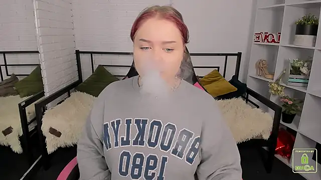 Erica  Alta online show from 10-11-25, 05:28