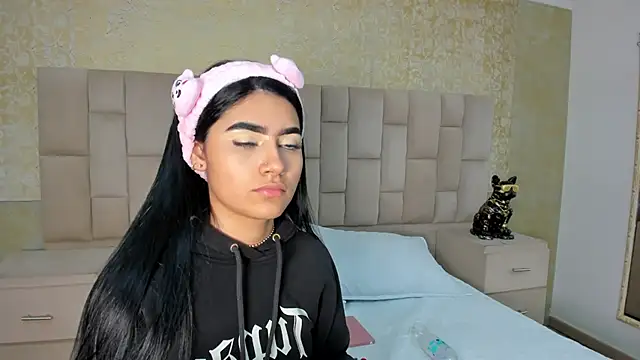 BellaaStorm online show from 09-25-25, 01:04