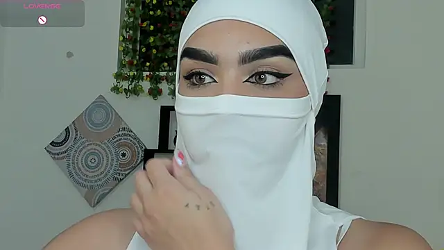 Maissa Alabi online show from 10-21-25, 07:36