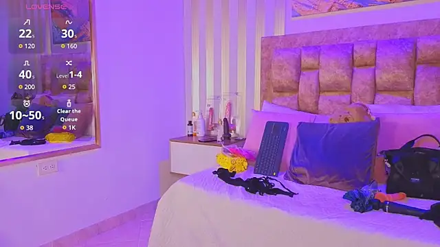 Snapshot of avis_lara chatting on 02-23-26, 07:44 avis lara online show from 02-23-26, 07:44