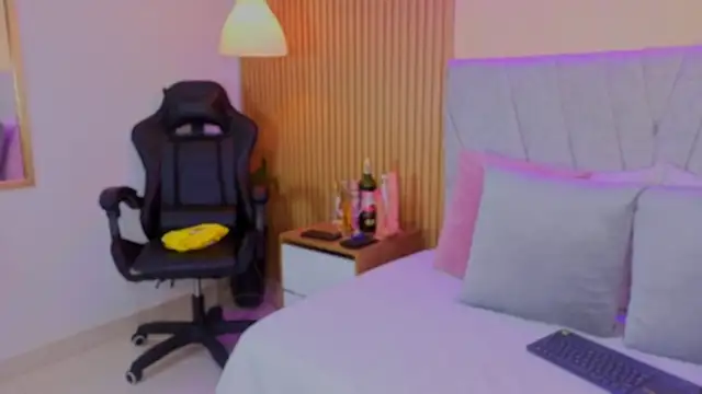 Snapshot of avis_lara chatting on 02-25-26, 07:34 avis lara online show from 02-25-26, 07:34