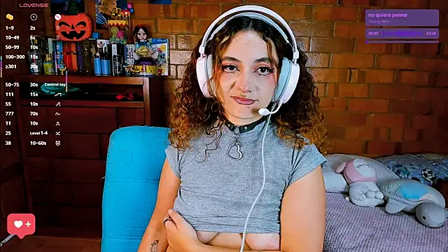 Annycolin  online show from 10-17-25, 12:01