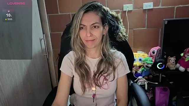 Princezzlove3 online show from 10-18-25, 12:13