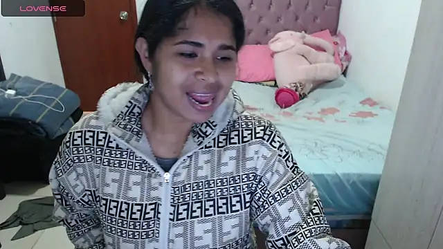 july-feria online show from 10-15-25, 07:03