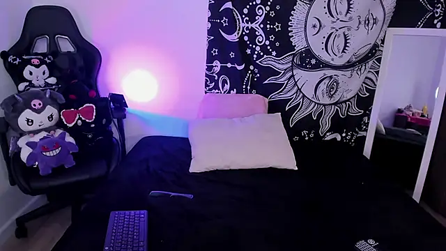 Snapshot of raven__white1 chatting on 10-11-25, 09:24 raven white1 online show from 10-11-25, 09:24